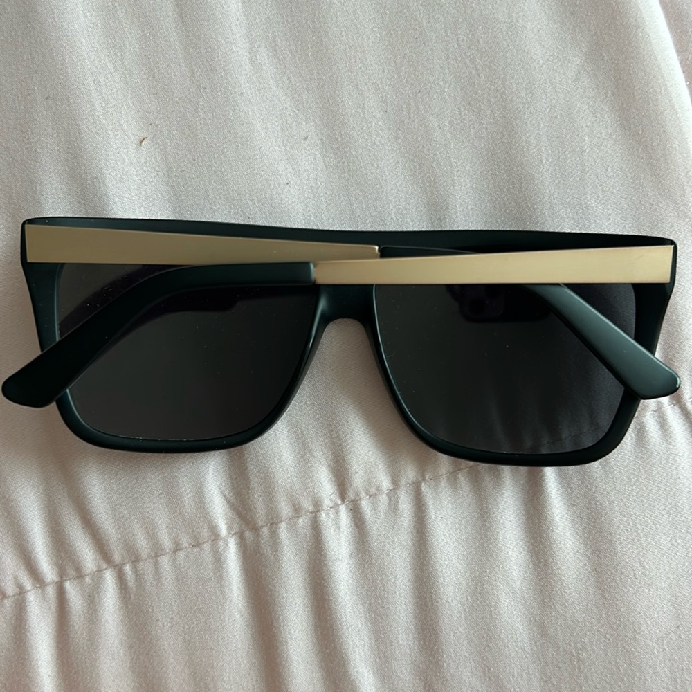 QUAY sunglasses